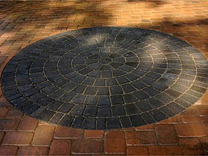 Capital Adove Ash and Charcoal Driveway
Capital Adobe Ash 6 x 9 pavers with Charcoal border and Belgium Block edging 2